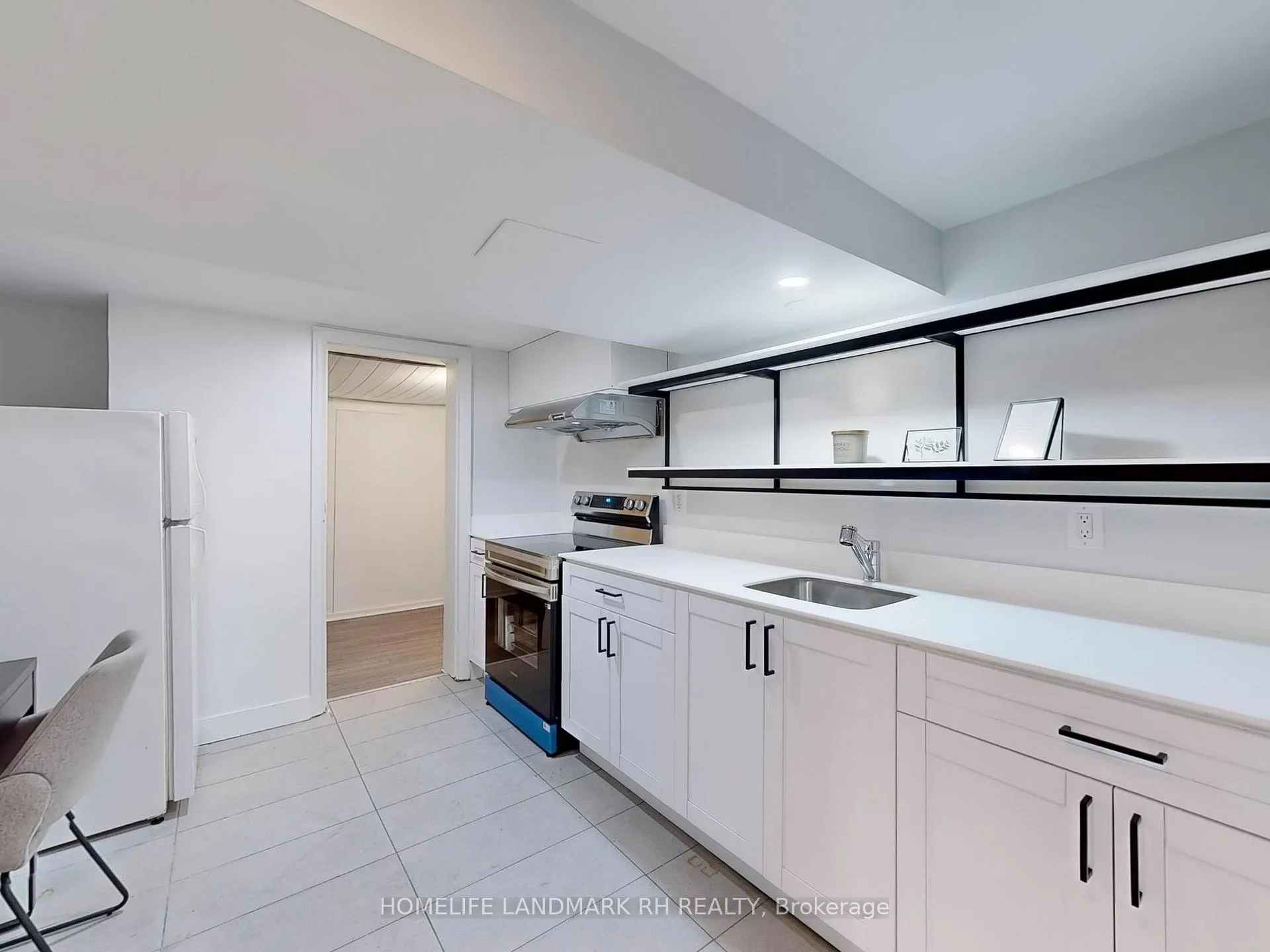 Photo 20 of 42 Frontenac Avenue, Toronto, Bedford Park-Nortown — HOMEH