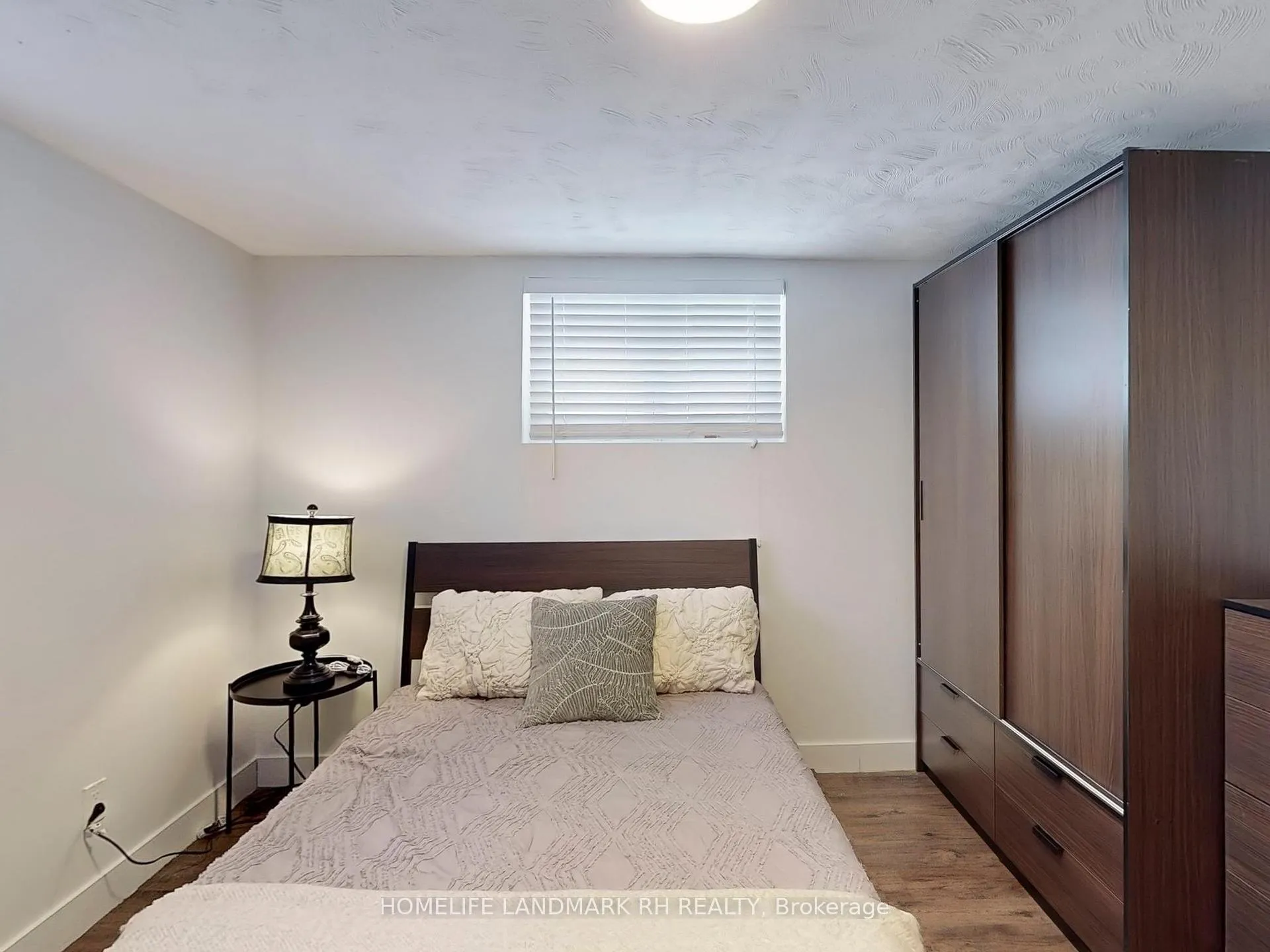 Photo 23 of 42 Frontenac Avenue, Toronto, Bedford Park-Nortown — HOMEH