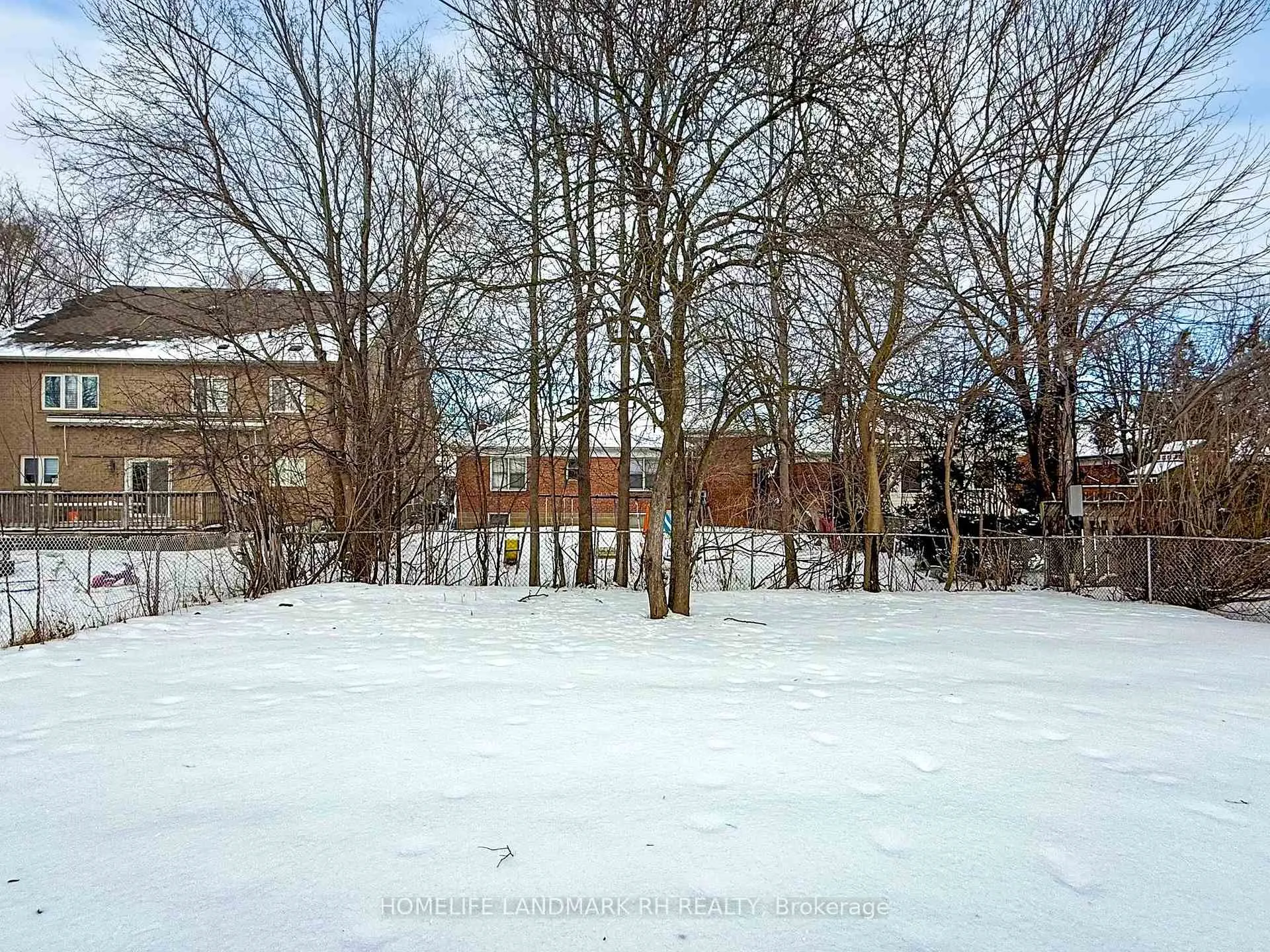 Photo 29 of 42 Frontenac Avenue, Toronto, Bedford Park-Nortown — HOMEH