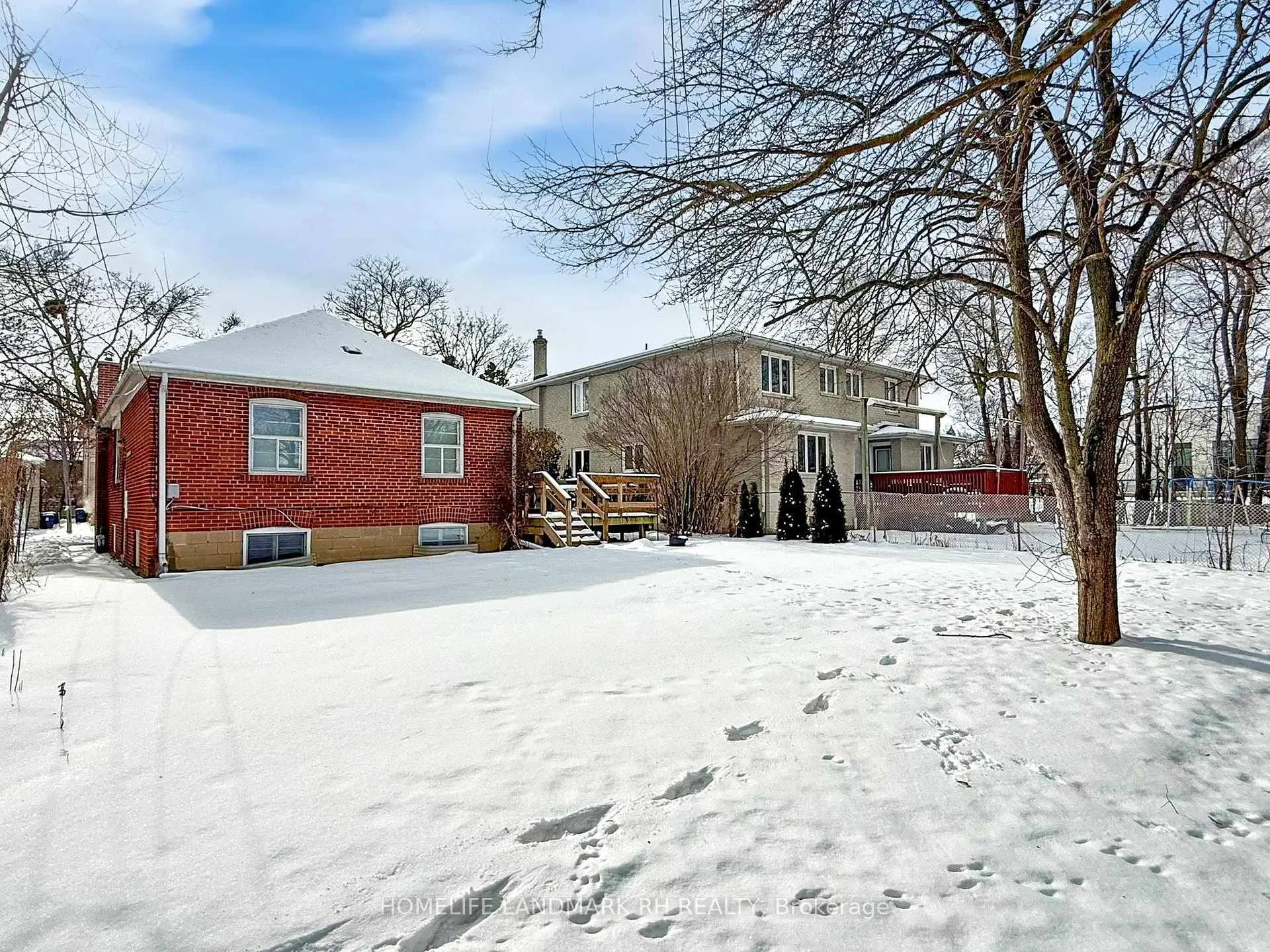 Photo 31 of 42 Frontenac Avenue, Toronto, Bedford Park-Nortown — HOMEH
