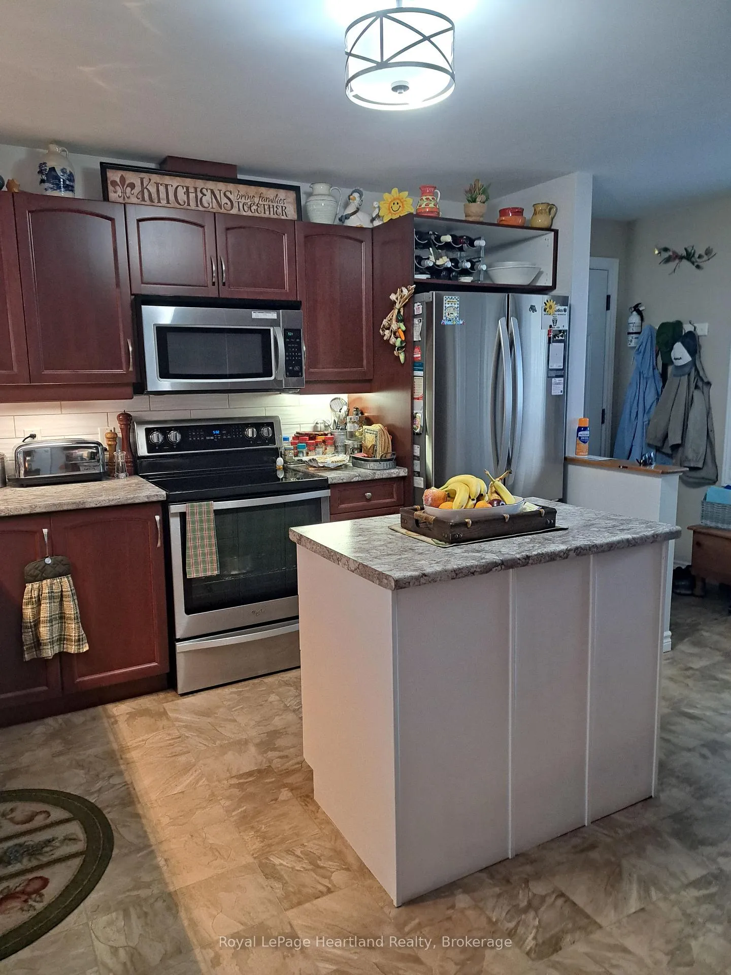 Photo 6 of 7 Kellestine Drive, Strathroy-Caradoc, SE — HOMEH