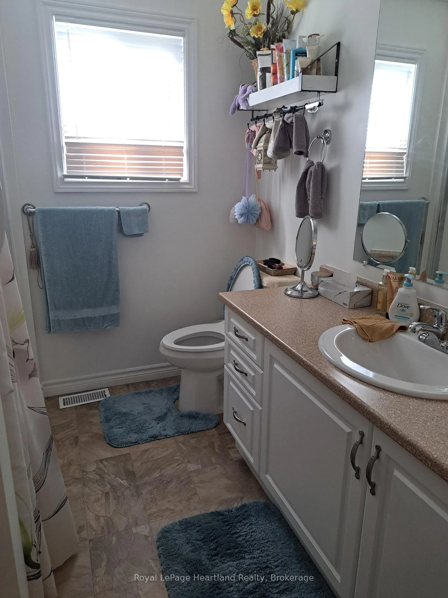 Photo 9 of 7 Kellestine Drive, Strathroy-Caradoc, SE — HOMEH
