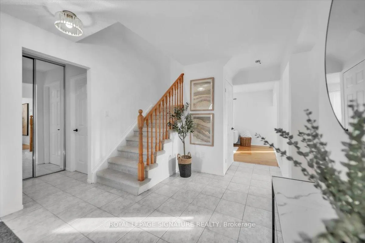 Photo 4 of 41 Wicks Drive, Ajax, Central East — HOMEH