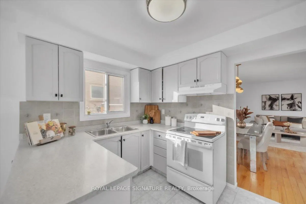 Photo 13 of 41 Wicks Drive, Ajax, Central East — HOMEH