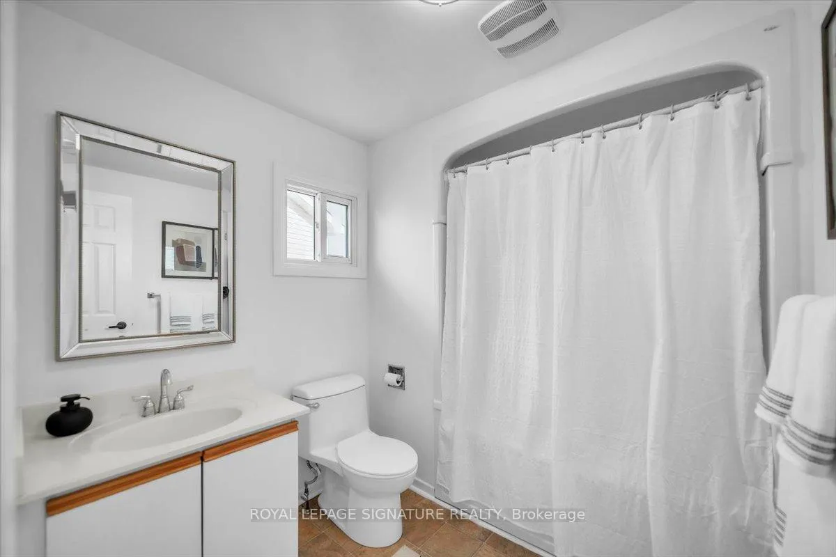 Photo 19 of 41 Wicks Drive, Ajax, Central East — HOMEH