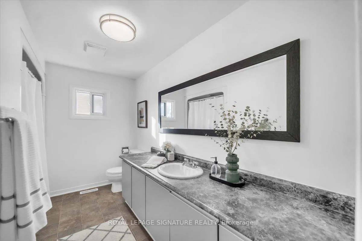 Photo 24 of 41 Wicks Drive, Ajax, Central East — HOMEH