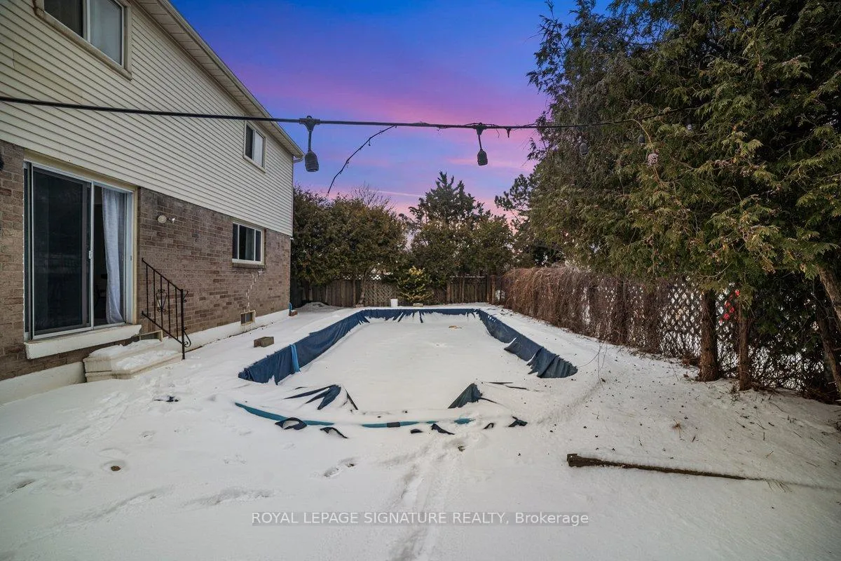 Photo 35 of 41 Wicks Drive, Ajax, Central East — HOMEH