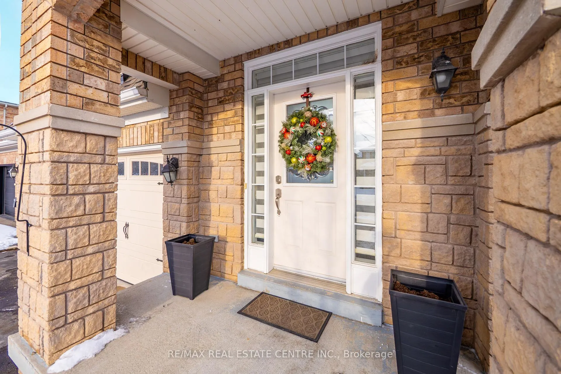 Photo 3 of 41 Sunnyview Road, Brampton, Fletcher's Meadow — HOMEH