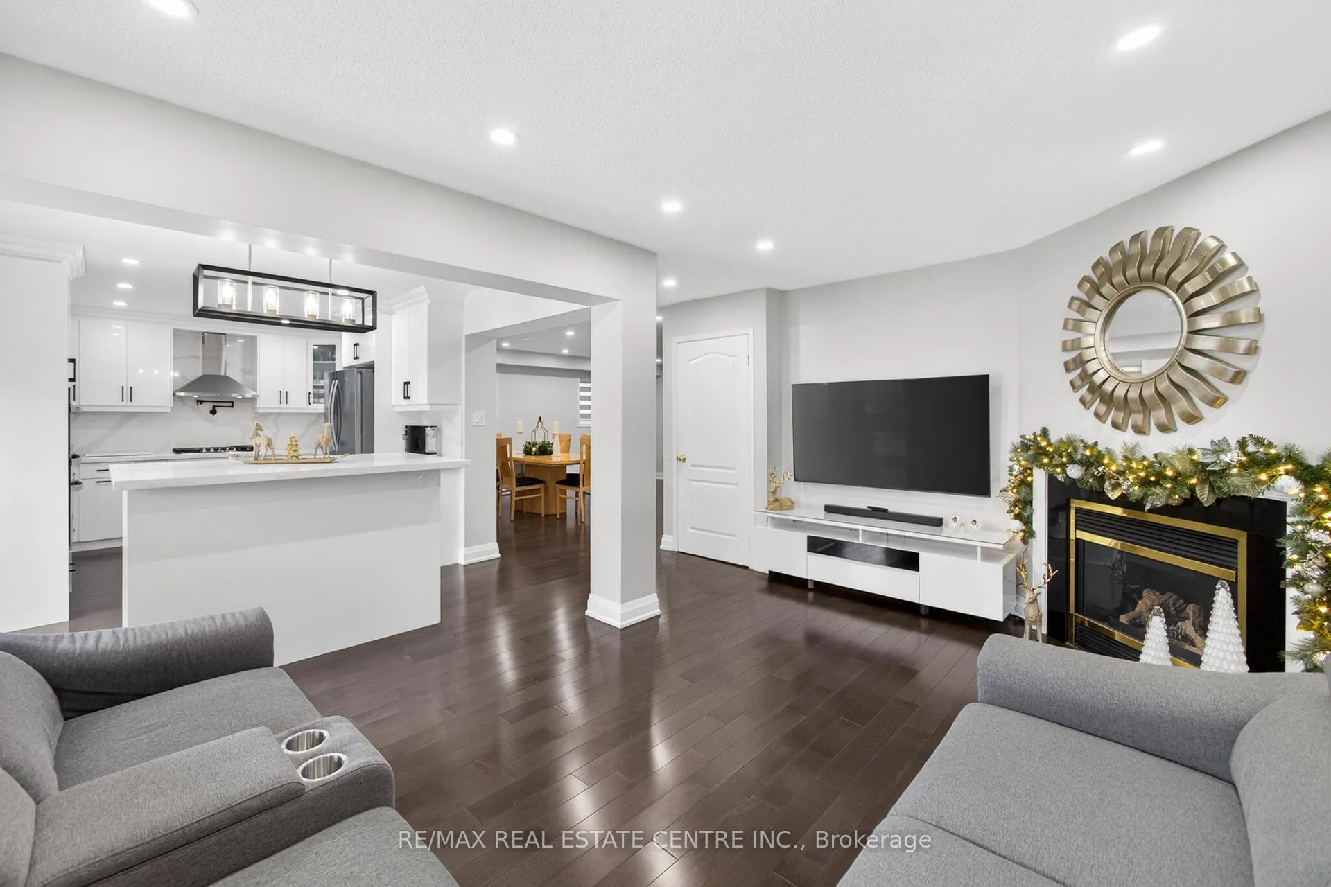 Photo 11 of 41 Sunnyview Road, Brampton, Fletcher's Meadow — HOMEH