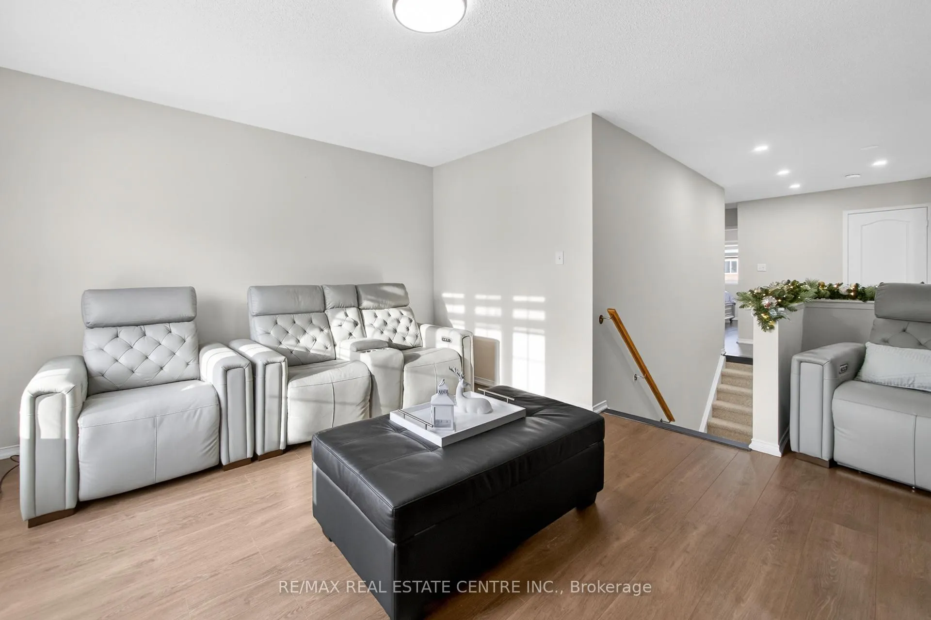 Photo 23 of 41 Sunnyview Road, Brampton, Fletcher's Meadow — HOMEH
