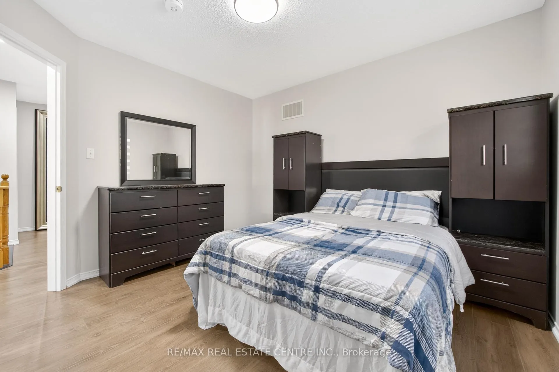 Photo 31 of 41 Sunnyview Road, Brampton, Fletcher's Meadow — HOMEH