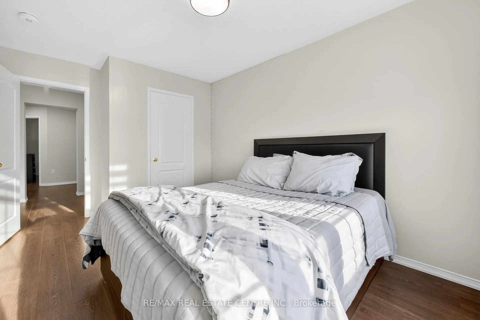 Photo 33 of 41 Sunnyview Road, Brampton, Fletcher's Meadow — HOMEH