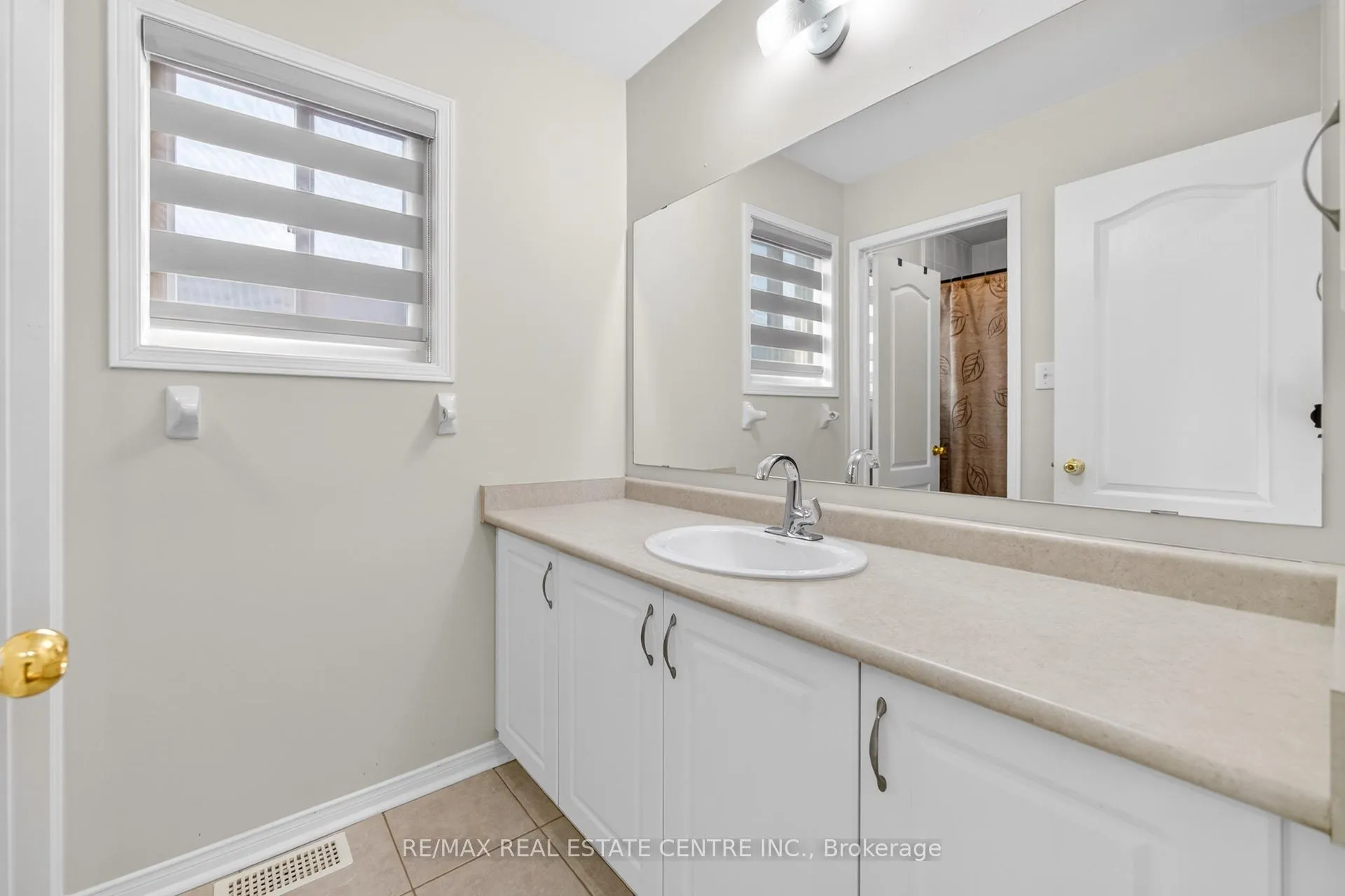 Photo 34 of 41 Sunnyview Road, Brampton, Fletcher's Meadow — HOMEH