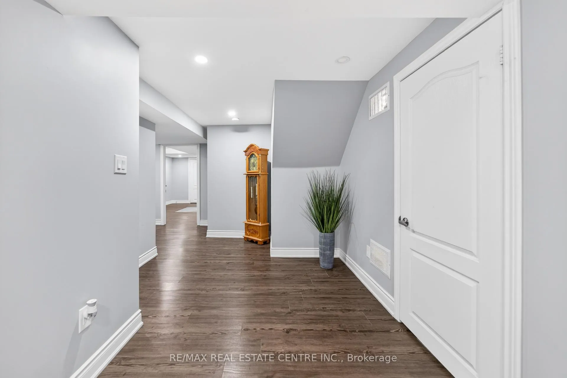 Photo 40 of 41 Sunnyview Road, Brampton, Fletcher's Meadow — HOMEH