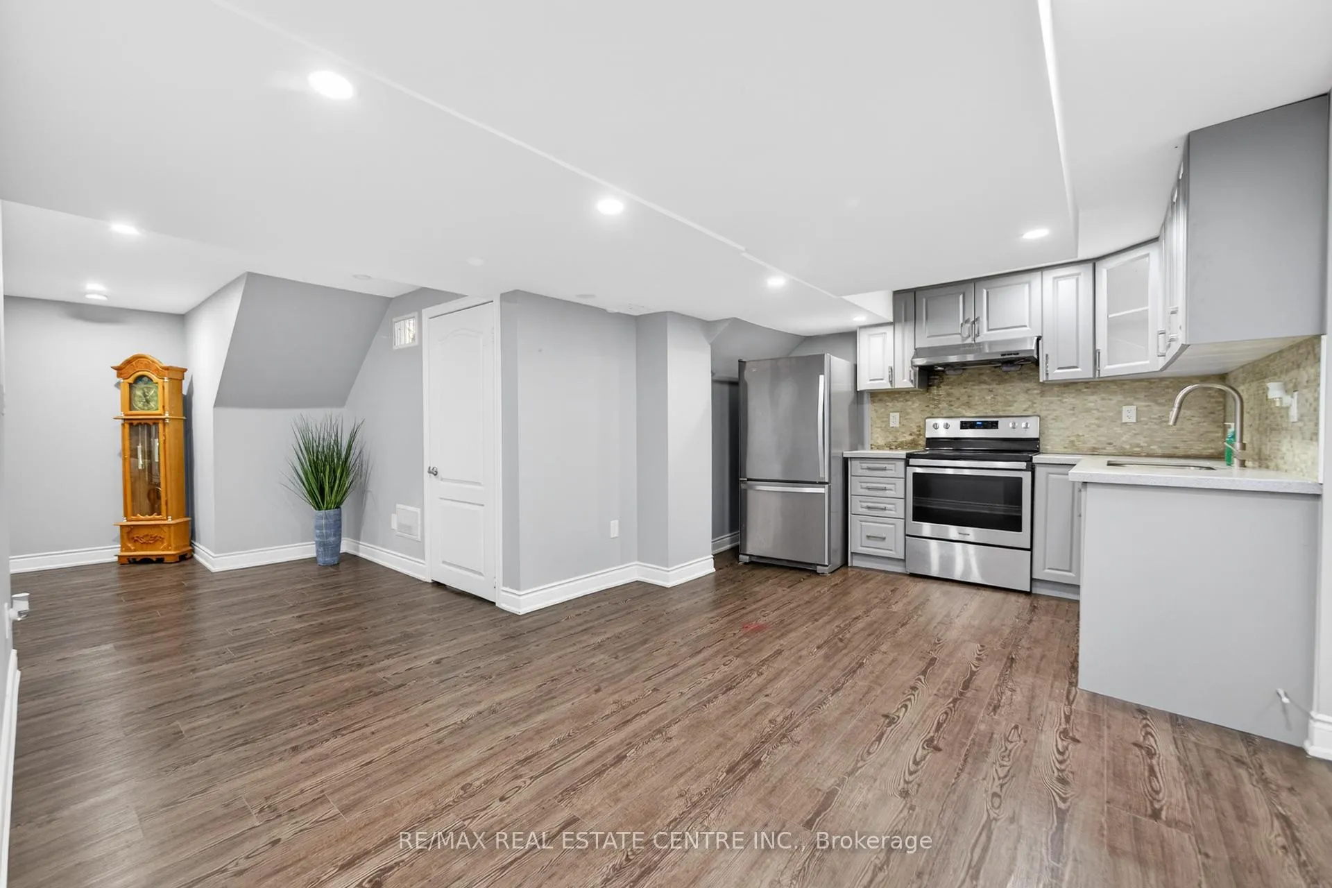 Photo 42 of 41 Sunnyview Road, Brampton, Fletcher's Meadow — HOMEH