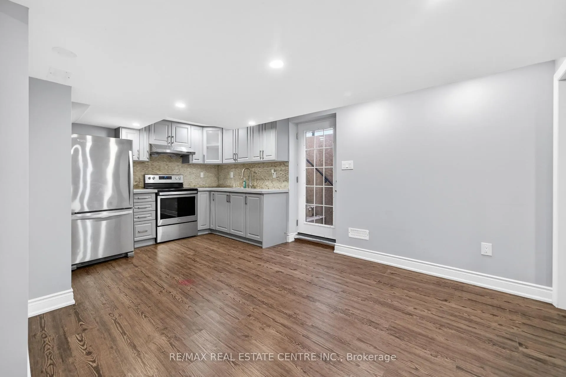 Photo 44 of 41 Sunnyview Road, Brampton, Fletcher's Meadow — HOMEH