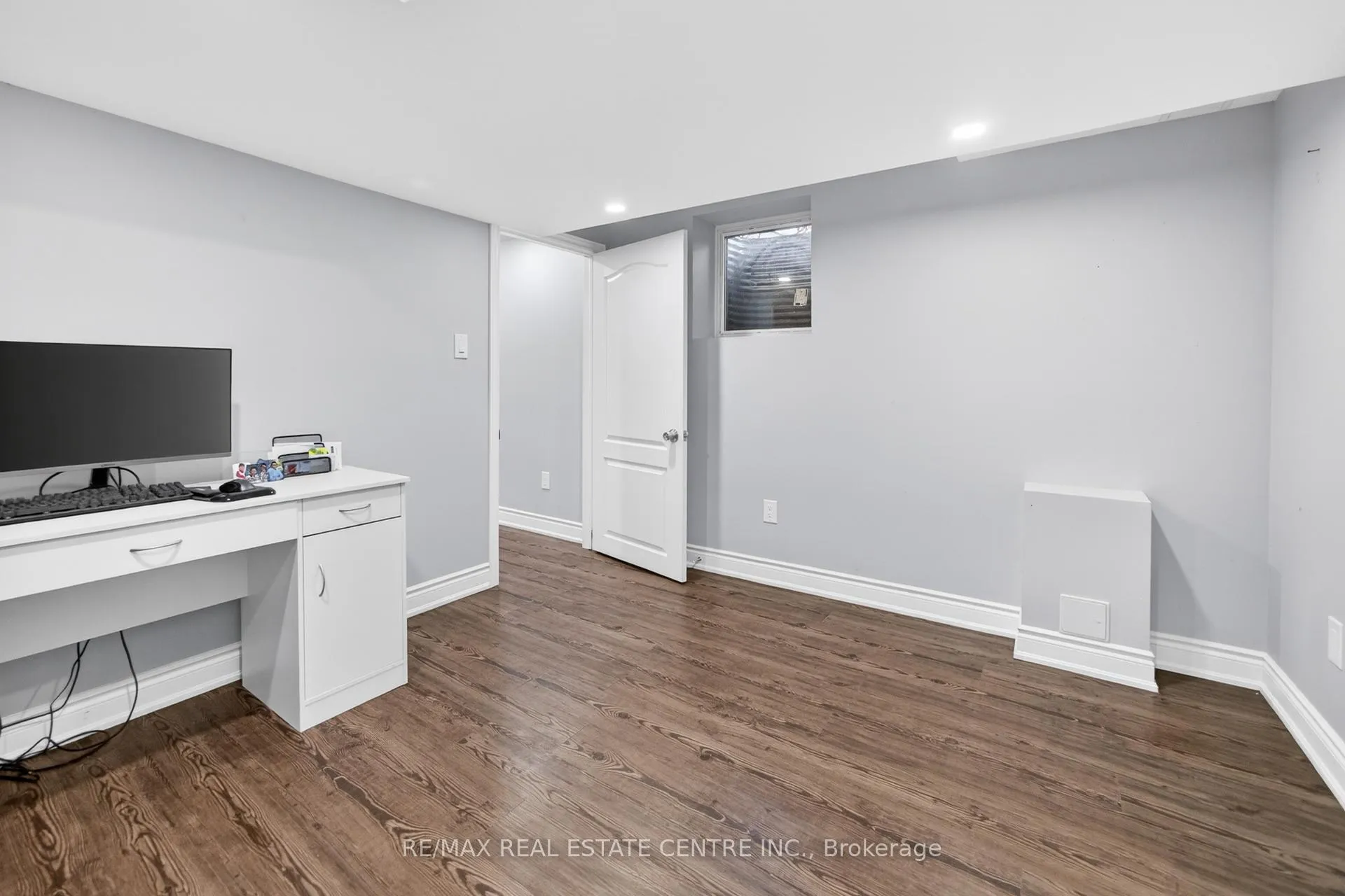Photo 46 of 41 Sunnyview Road, Brampton, Fletcher's Meadow — HOMEH