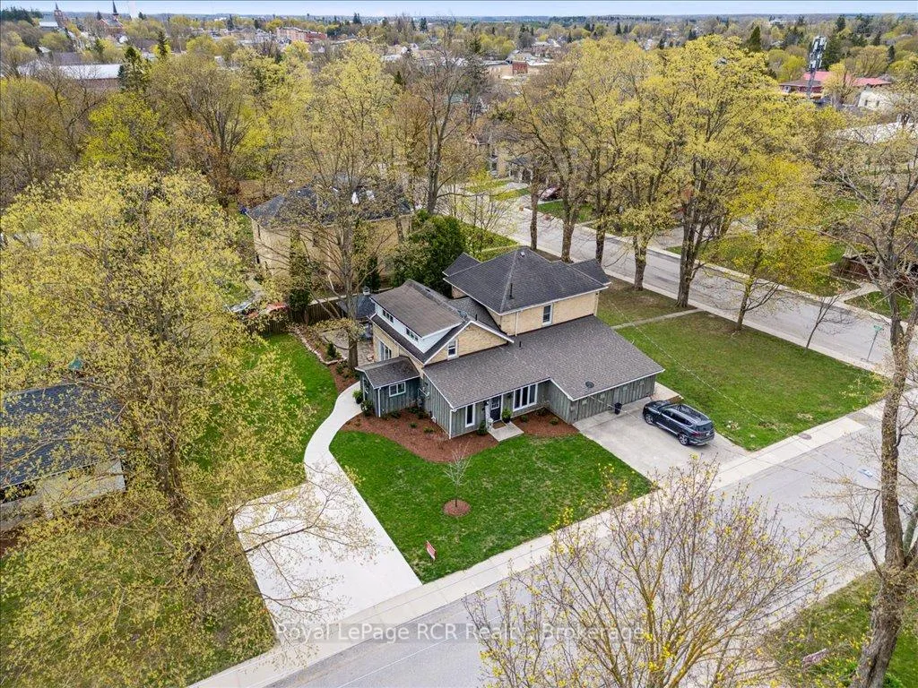 Photo 12 of 204 Durham Street E, Wellington North, Mount Forest — HOMEH