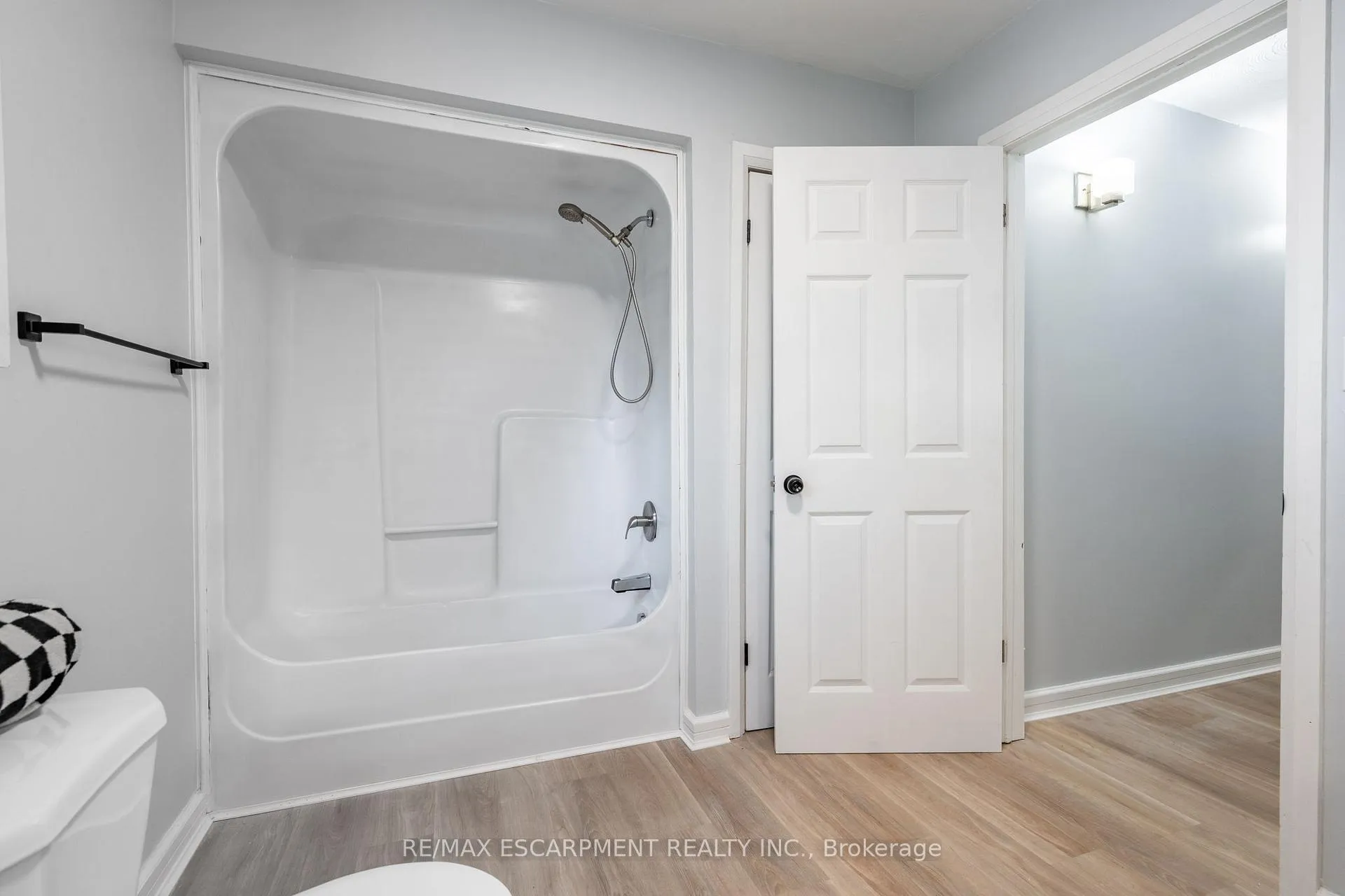 Photo 24 of 91 Rainham Road, Haldimand, Nanticoke — HOMEH