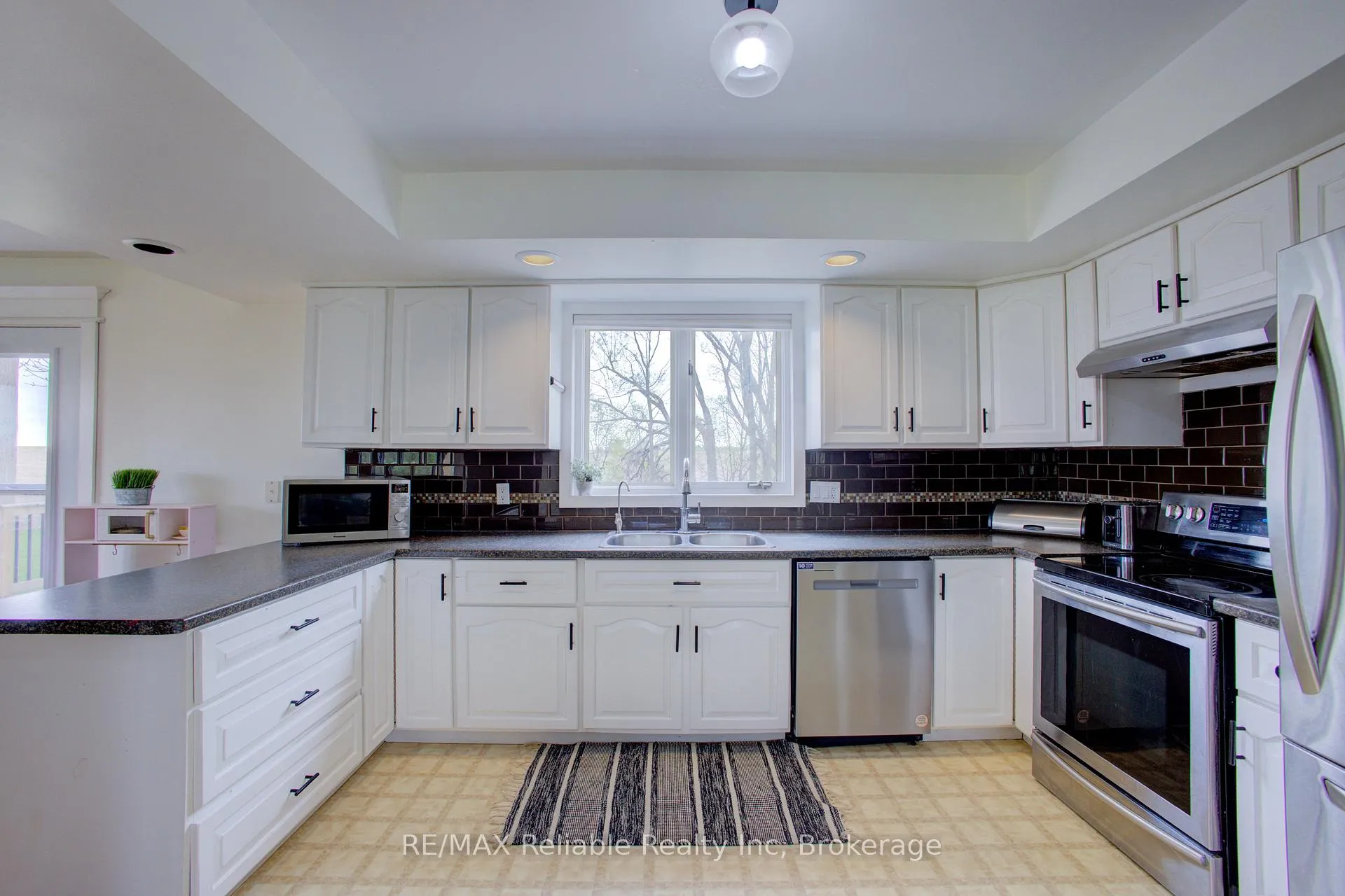 Photo 11 of 77260 Kinburn Line, Huron East, Seaforth — HOMEH