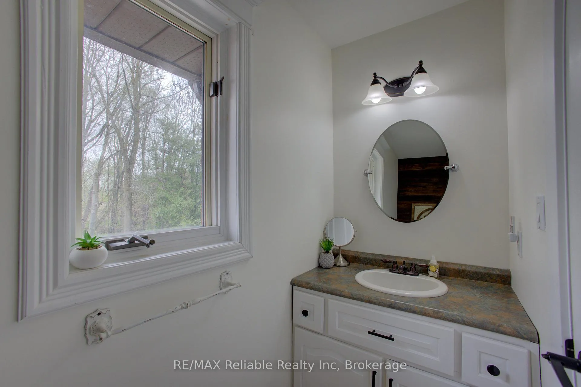 Photo 15 of 77260 Kinburn Line, Huron East, Seaforth — HOMEH