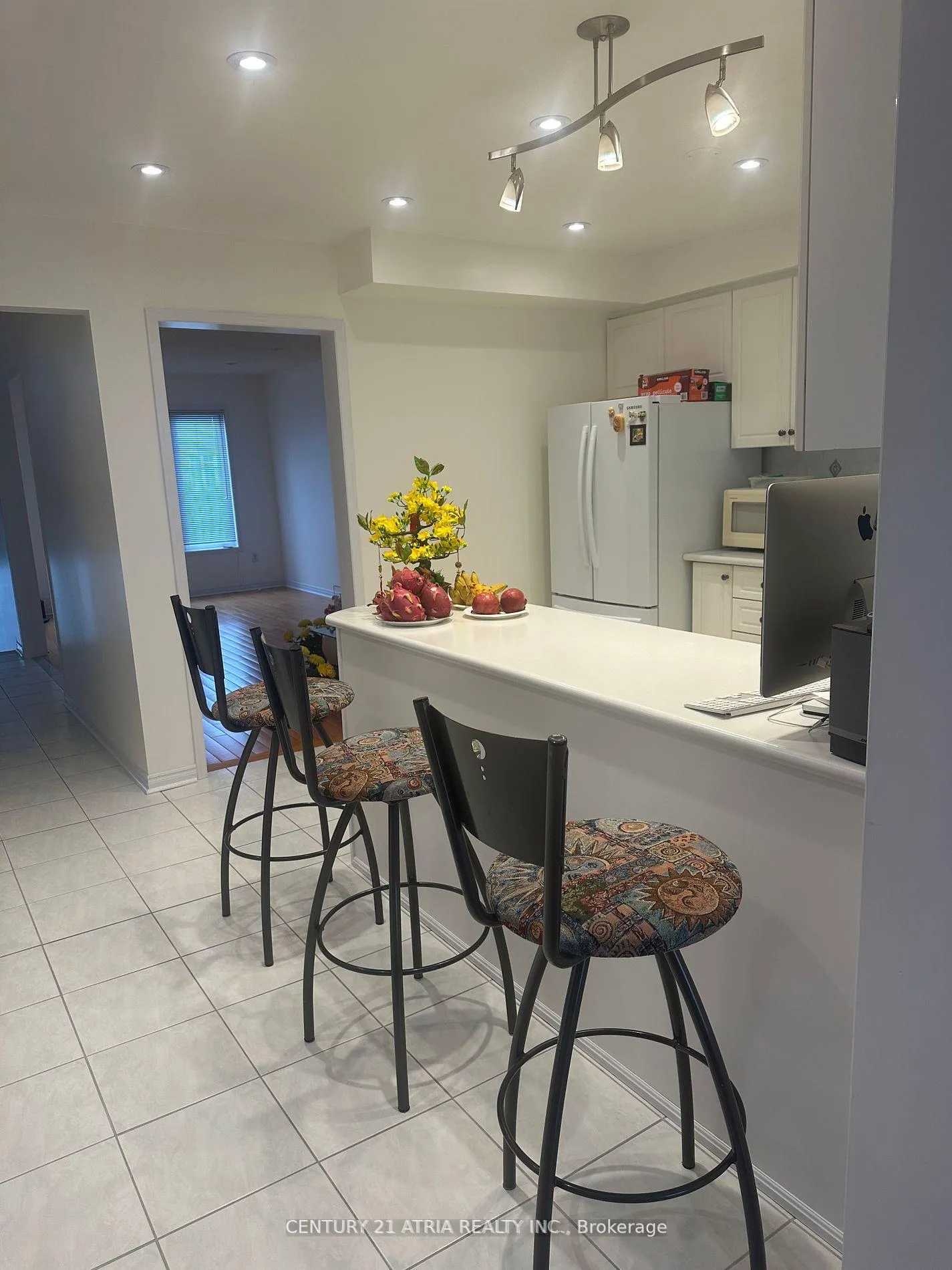 Photo 5 of 18 Yellowood Circle, Vaughan, Patterson — HOMEH