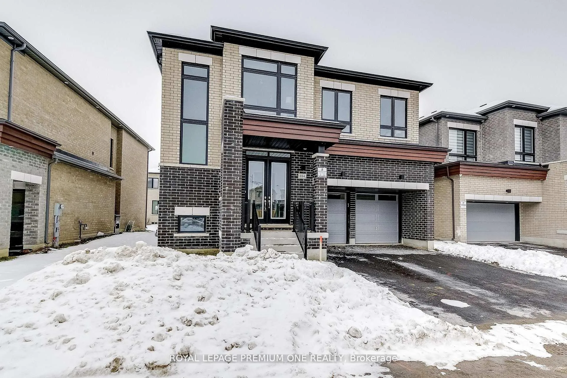 Photo 2 of 884 Plum Place, Milton, Cobban — HOMEH