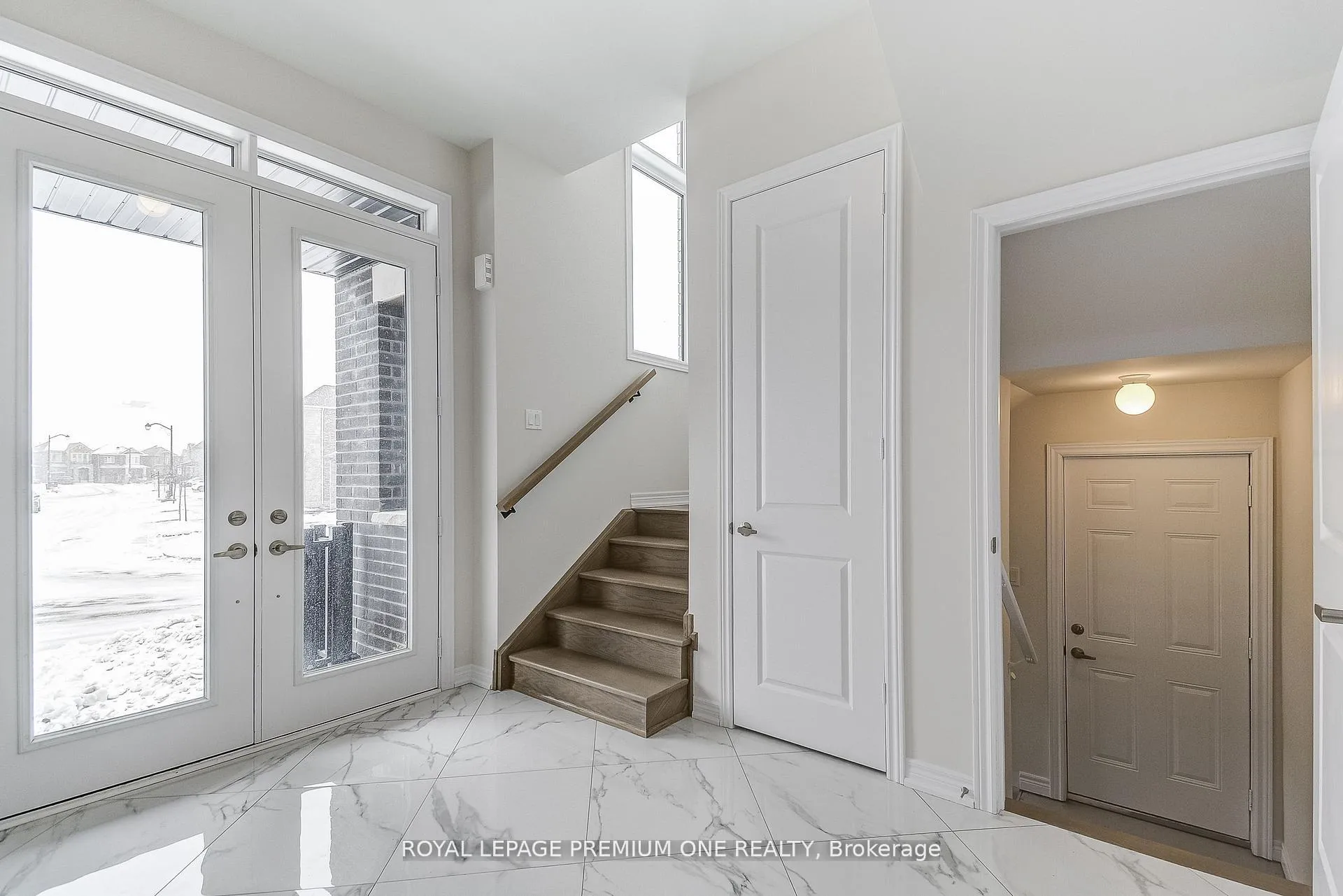 Photo 6 of 884 Plum Place, Milton, Cobban — HOMEH