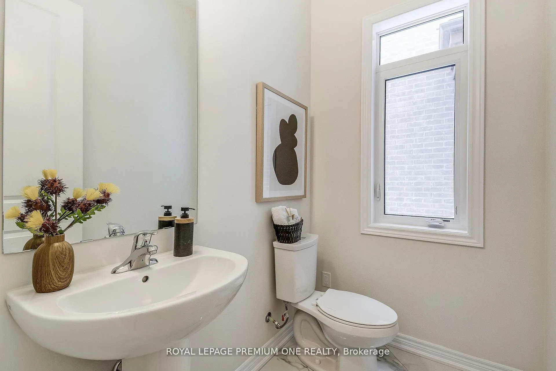 Photo 15 of 884 Plum Place, Milton, Cobban — HOMEH