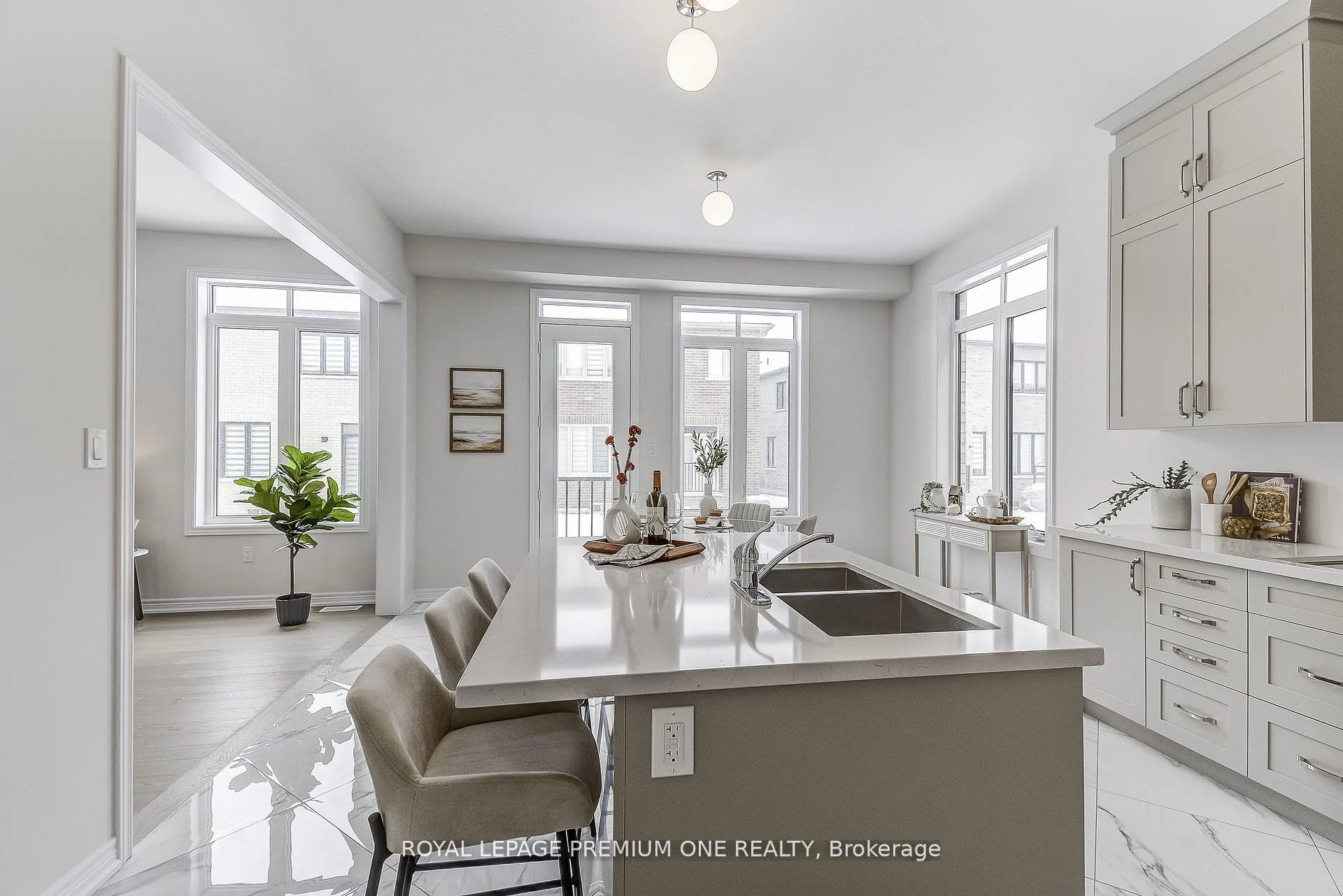 Photo 24 of 884 Plum Place, Milton, Cobban — HOMEH
