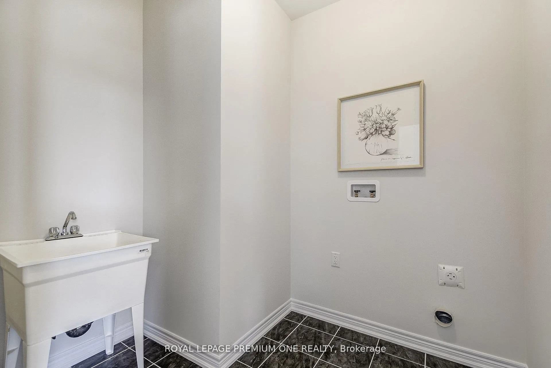 Photo 45 of 884 Plum Place, Milton, Cobban — HOMEH