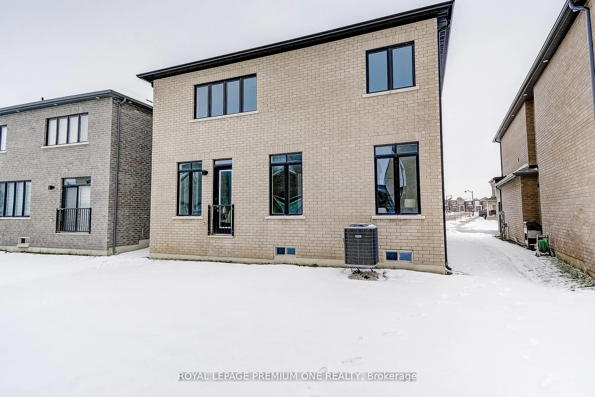 Photo 48 of 884 Plum Place, Milton, Cobban — HOMEH