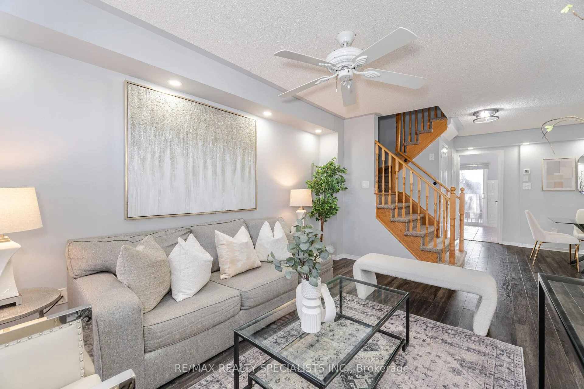 Photo 4 of 14 Bernard Avenue, Brampton, Fletcher's Creek South — HOMEH