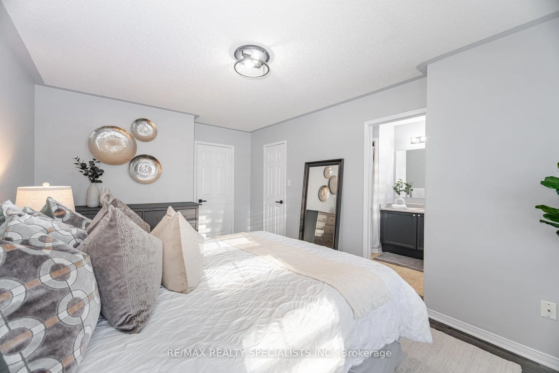 Photo 19 of 14 Bernard Avenue, Brampton, Fletcher's Creek South — HOMEH