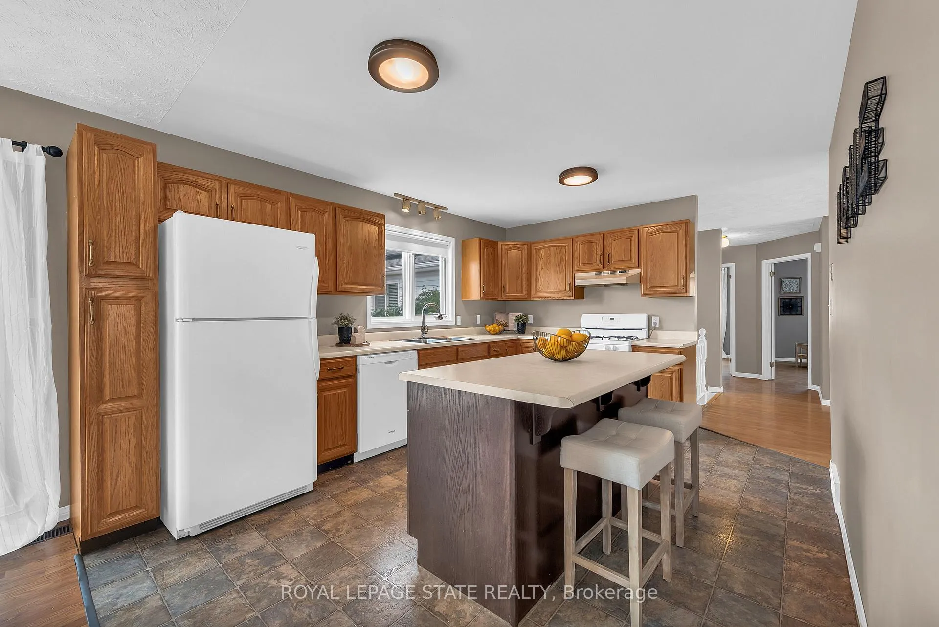 Photo 10 of 20 Sarah Street, Haldimand — HOMEH