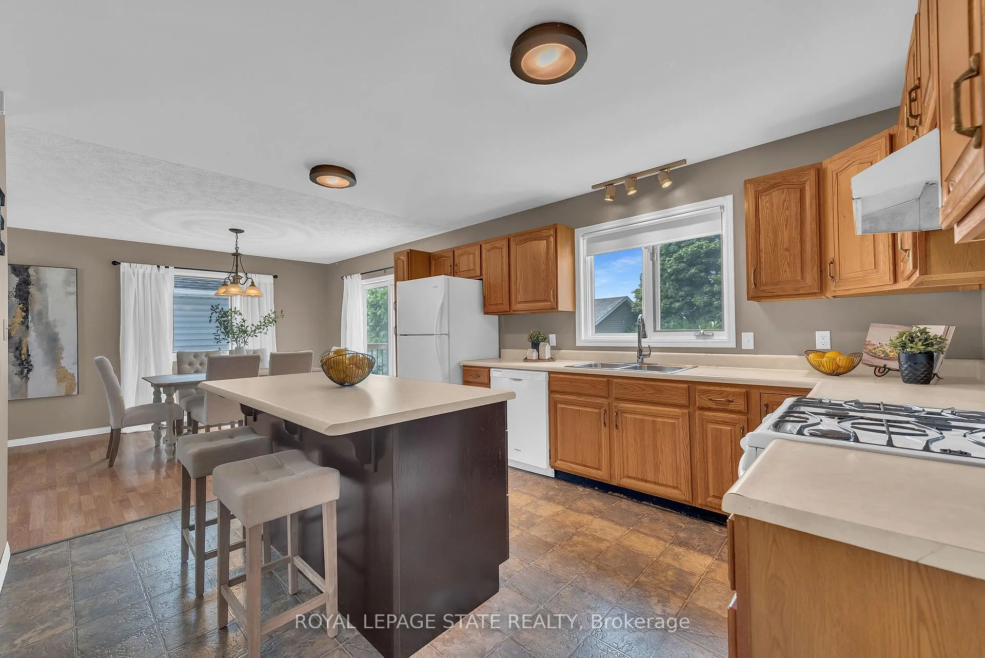 Photo 12 of 20 Sarah Street, Haldimand — HOMEH