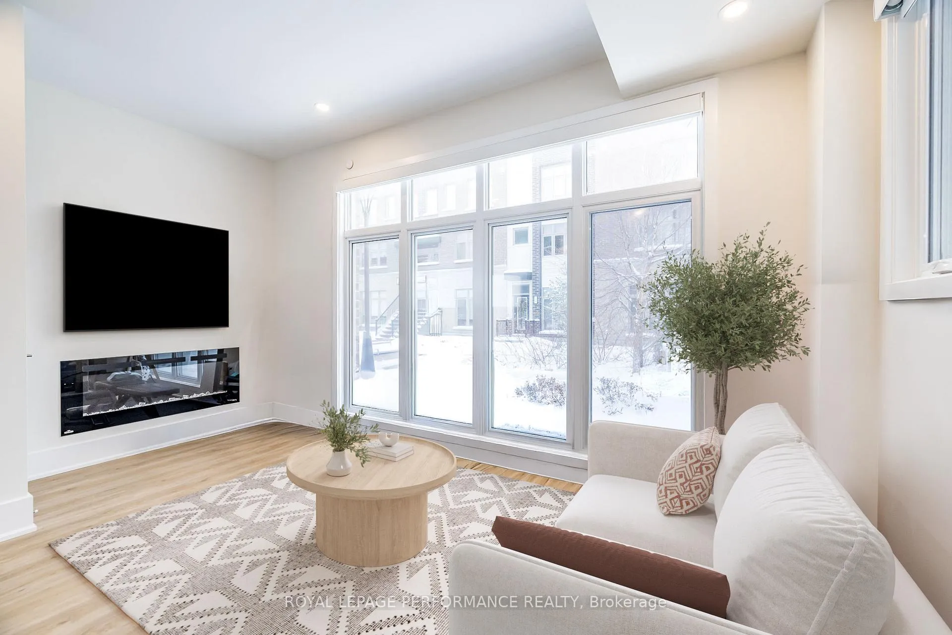 Photo 4 of 225 Makadewa Private, Ottawa, CFB Rockcliffe and Area — HOMEH