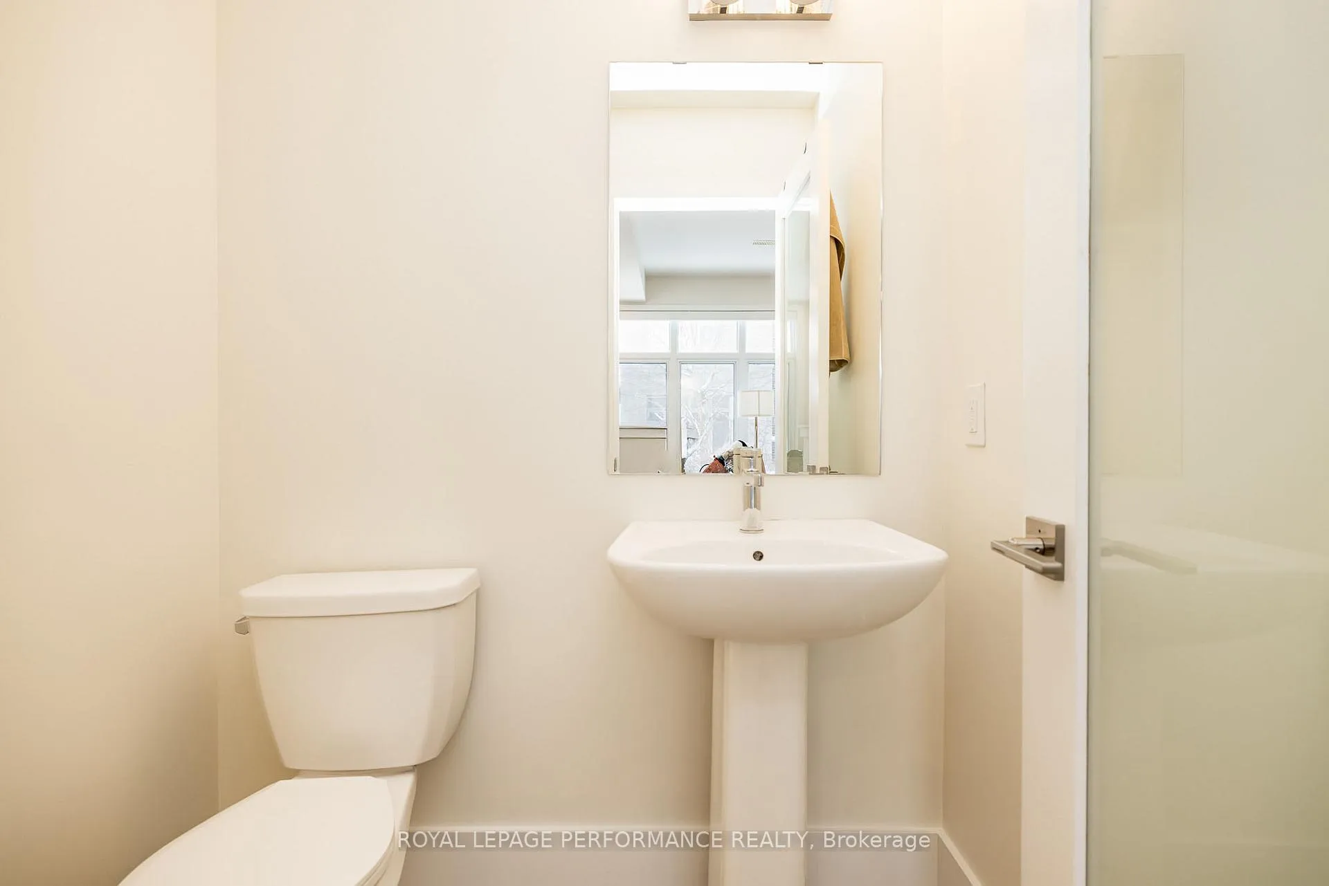 Photo 6 of 225 Makadewa Private, Ottawa, CFB Rockcliffe and Area — HOMEH