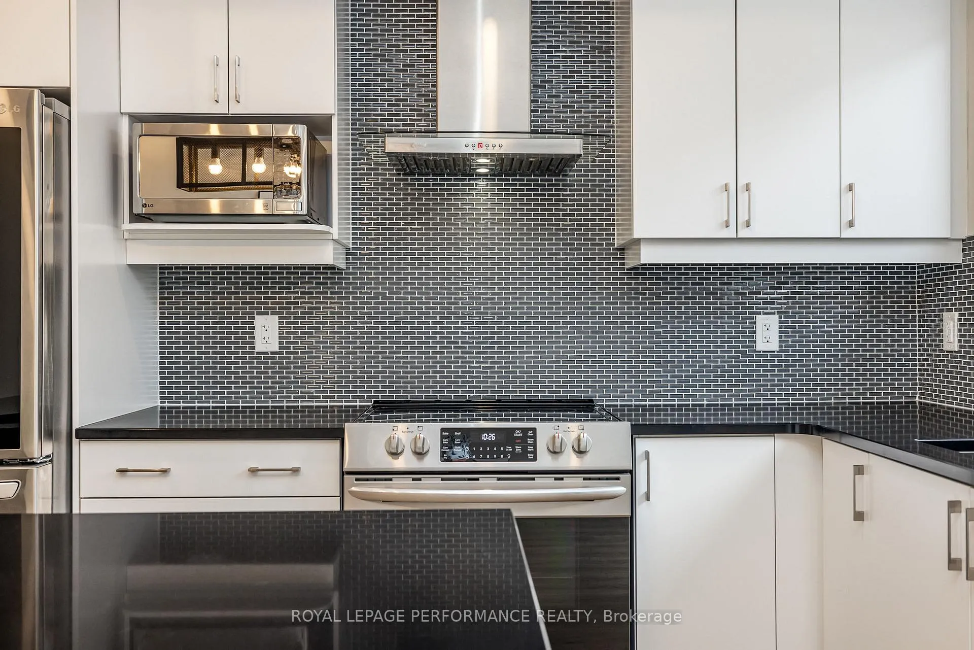 Photo 17 of 225 Makadewa Private, Ottawa, CFB Rockcliffe and Area — HOMEH