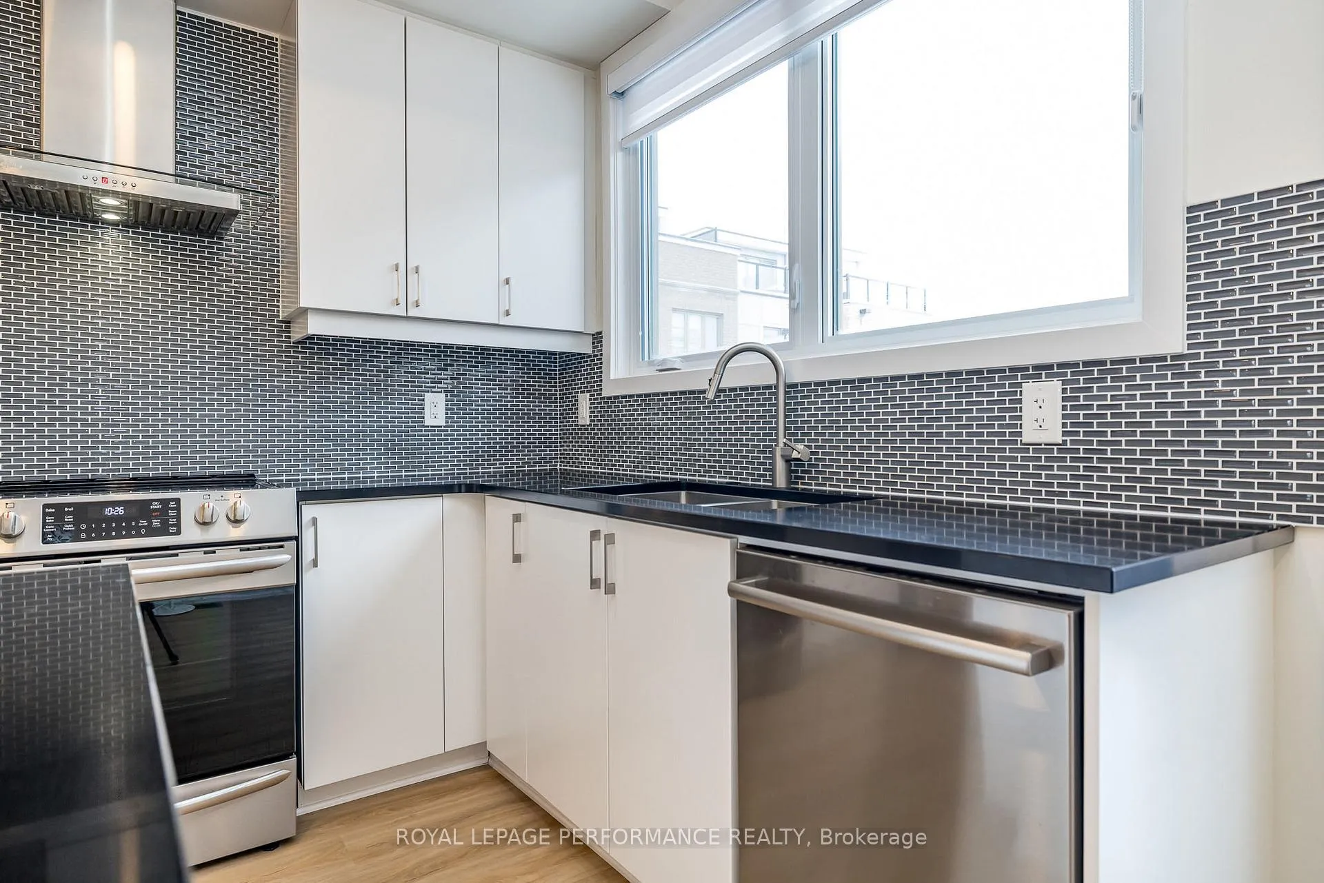 Photo 18 of 225 Makadewa Private, Ottawa, CFB Rockcliffe and Area — HOMEH