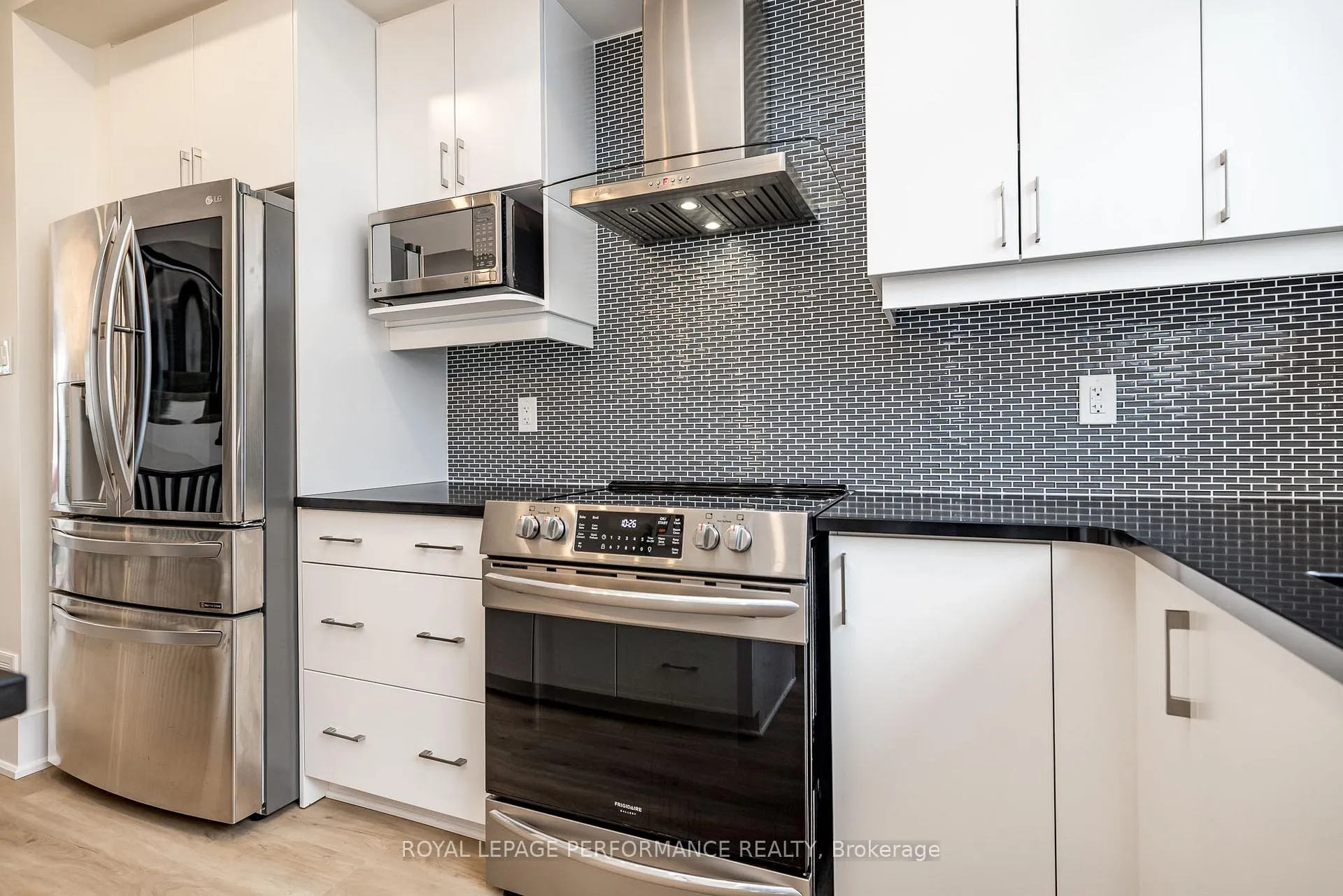 Photo 19 of 225 Makadewa Private, Ottawa, CFB Rockcliffe and Area — HOMEH