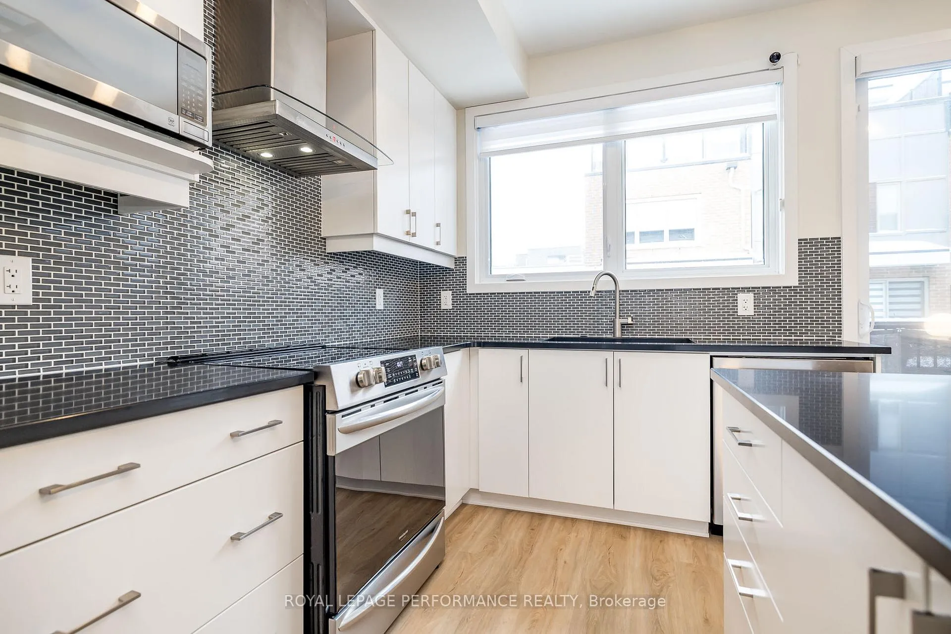 Photo 21 of 225 Makadewa Private, Ottawa, CFB Rockcliffe and Area — HOMEH