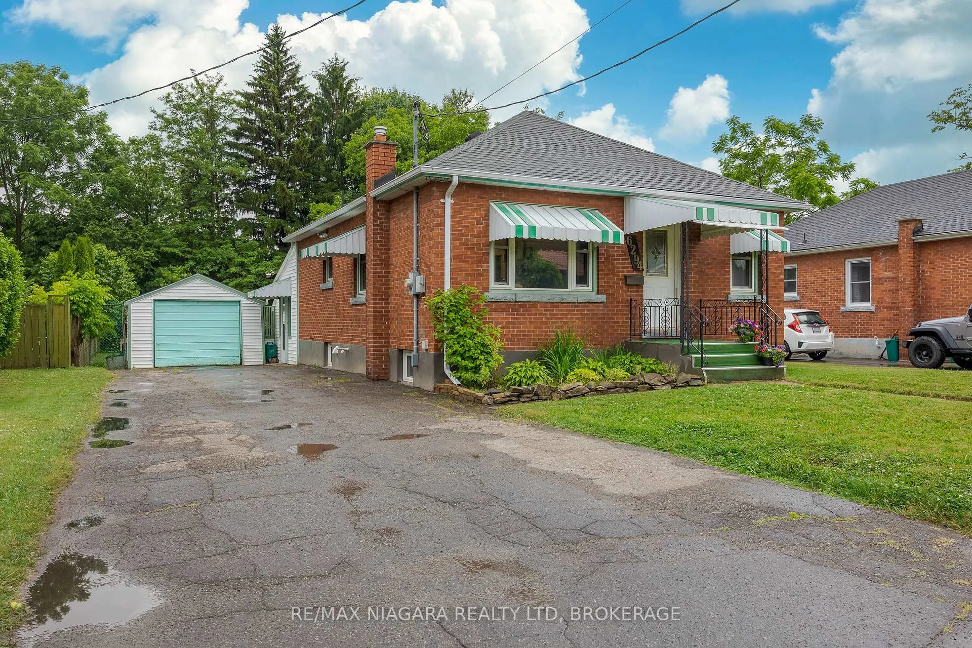 Photo 2 of 6294 Murray Street, Niagara Falls, Dorchester — HOMEH