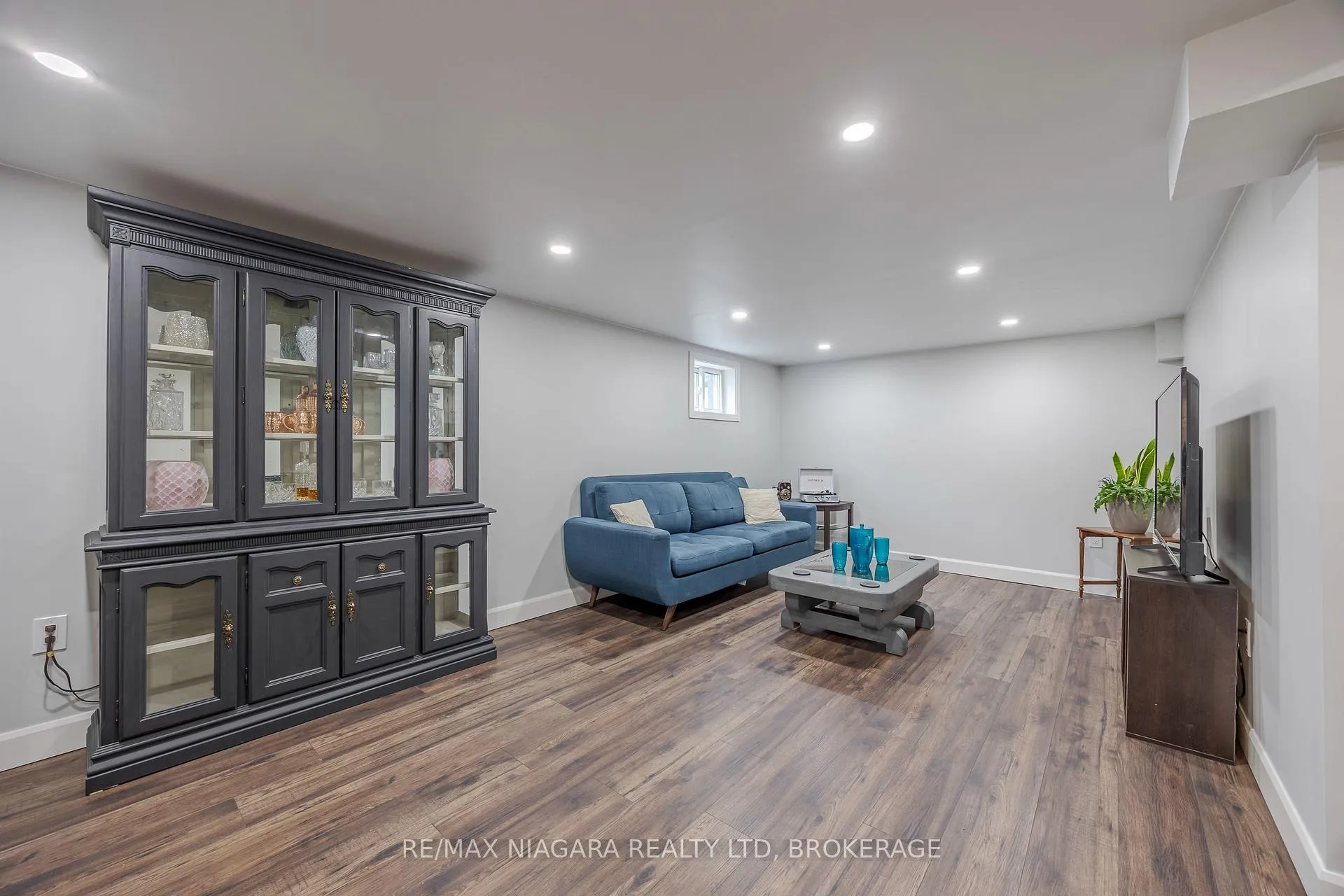 Photo 17 of 6294 Murray Street, Niagara Falls, Dorchester — HOMEH