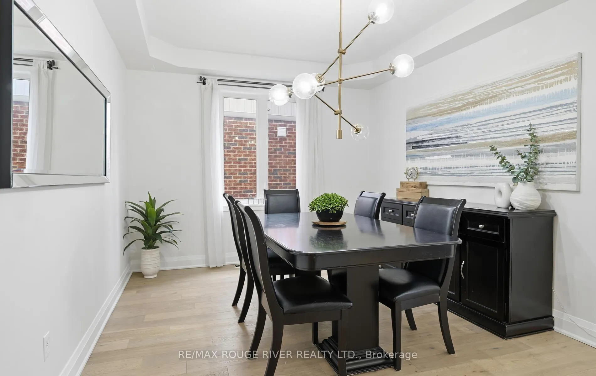 Photo 6 of 15 Woolacott Lane, Clarington, Bowmanville — HOMEH