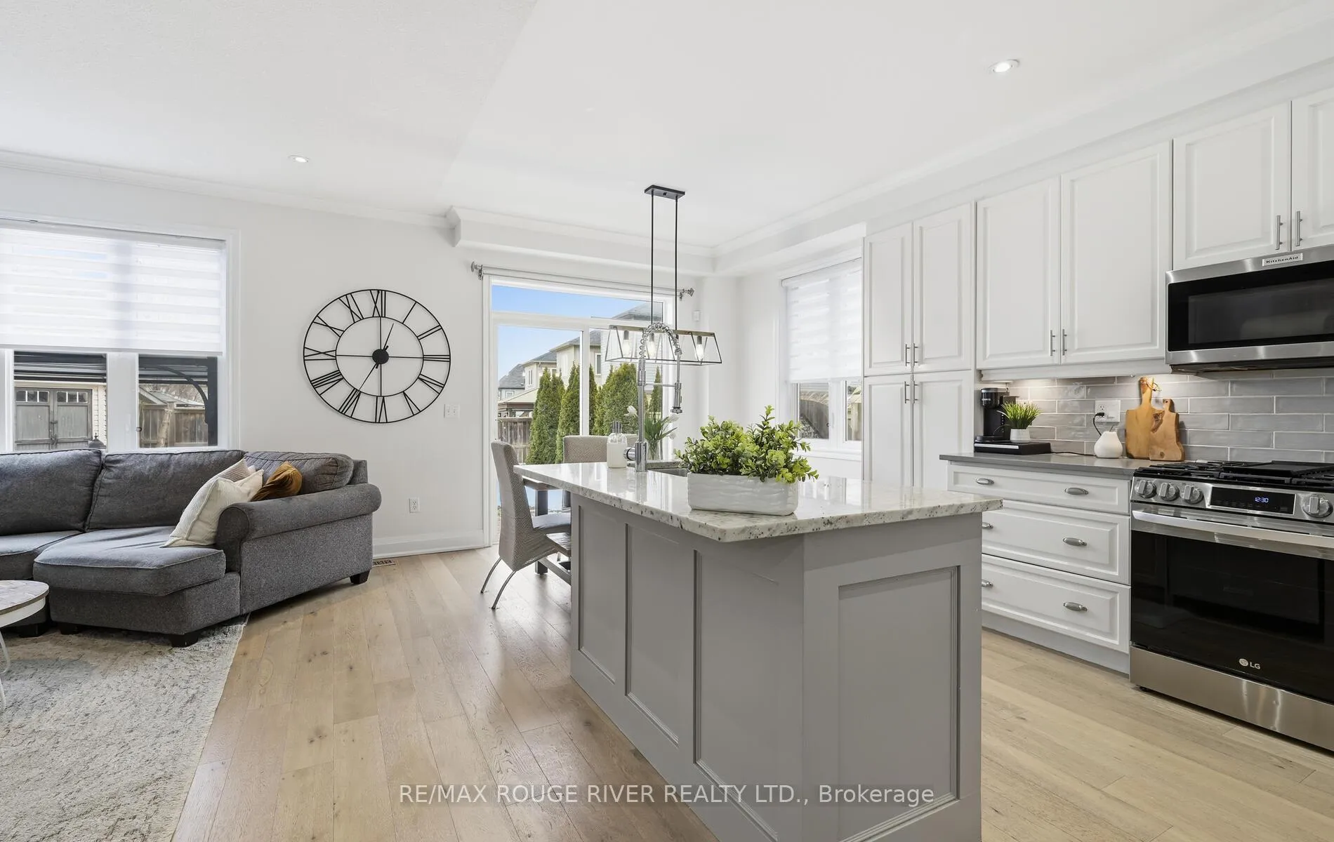 Photo 12 of 15 Woolacott Lane, Clarington, Bowmanville — HOMEH