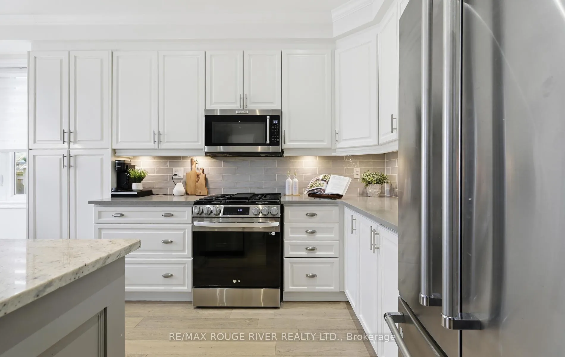 Photo 16 of 15 Woolacott Lane, Clarington, Bowmanville — HOMEH