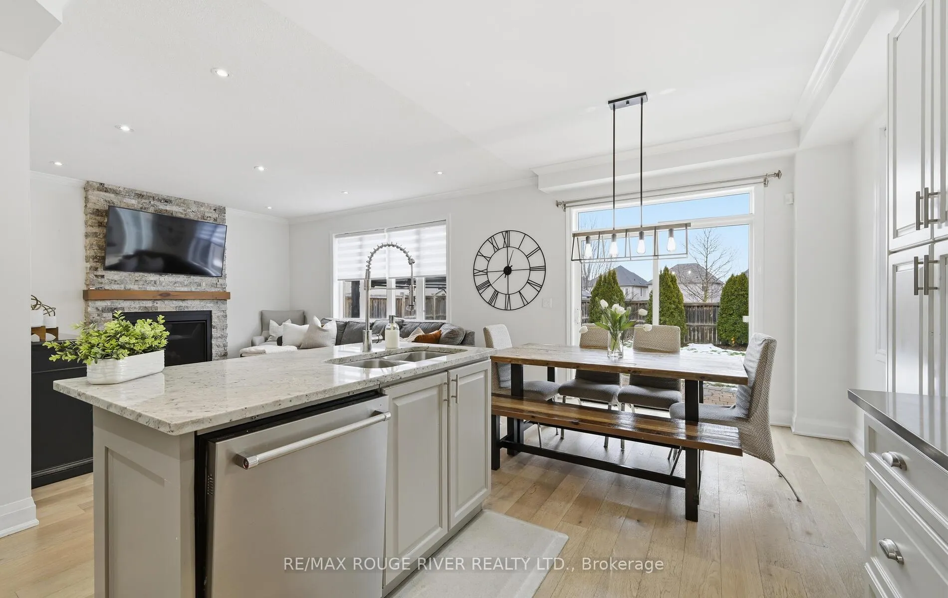 Photo 18 of 15 Woolacott Lane, Clarington, Bowmanville — HOMEH