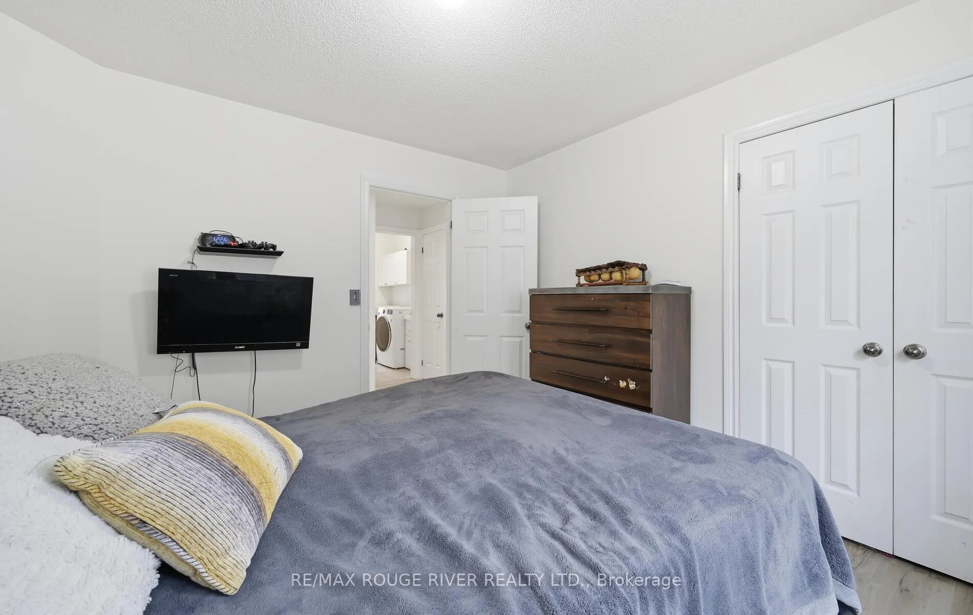 Photo 28 of 15 Woolacott Lane, Clarington, Bowmanville — HOMEH