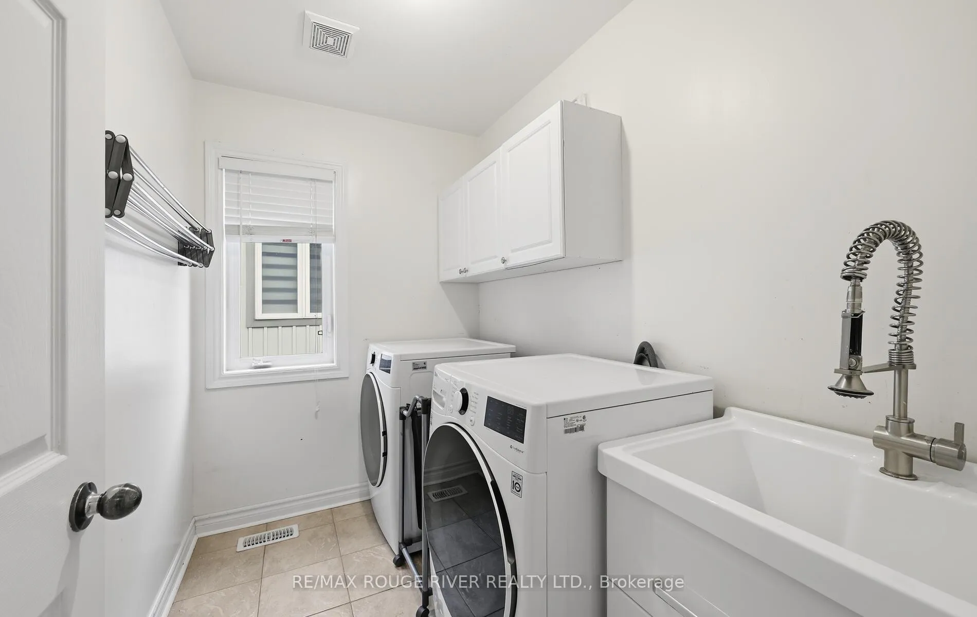 Photo 30 of 15 Woolacott Lane, Clarington, Bowmanville — HOMEH